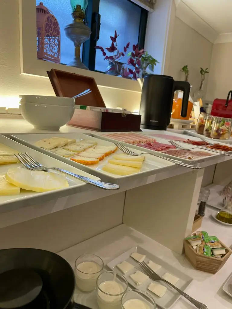 Buffet de pequeno-almoço da Guest House